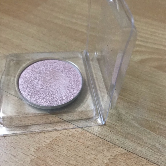 CIATE glow to highlighter luminizer - Picture 3 of 3